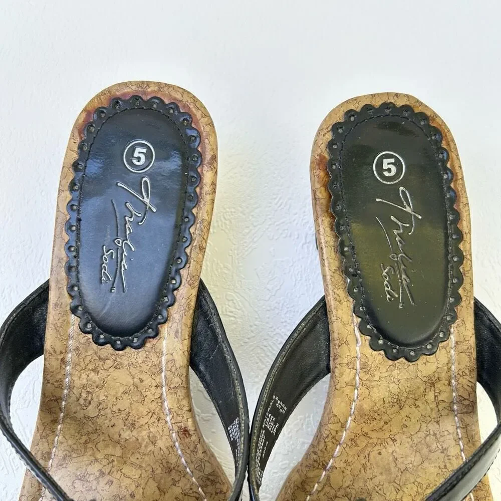 Thalia sodi black sandals